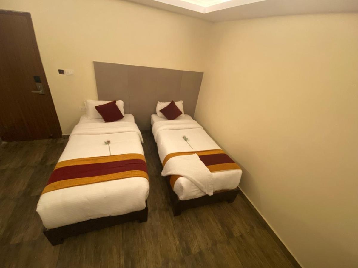 Hotel Murano Pokhara Zewnętrze zdjęcie