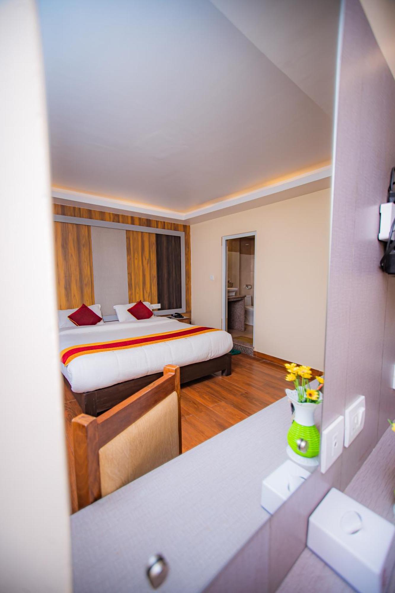Hotel Murano Pokhara Zewnętrze zdjęcie