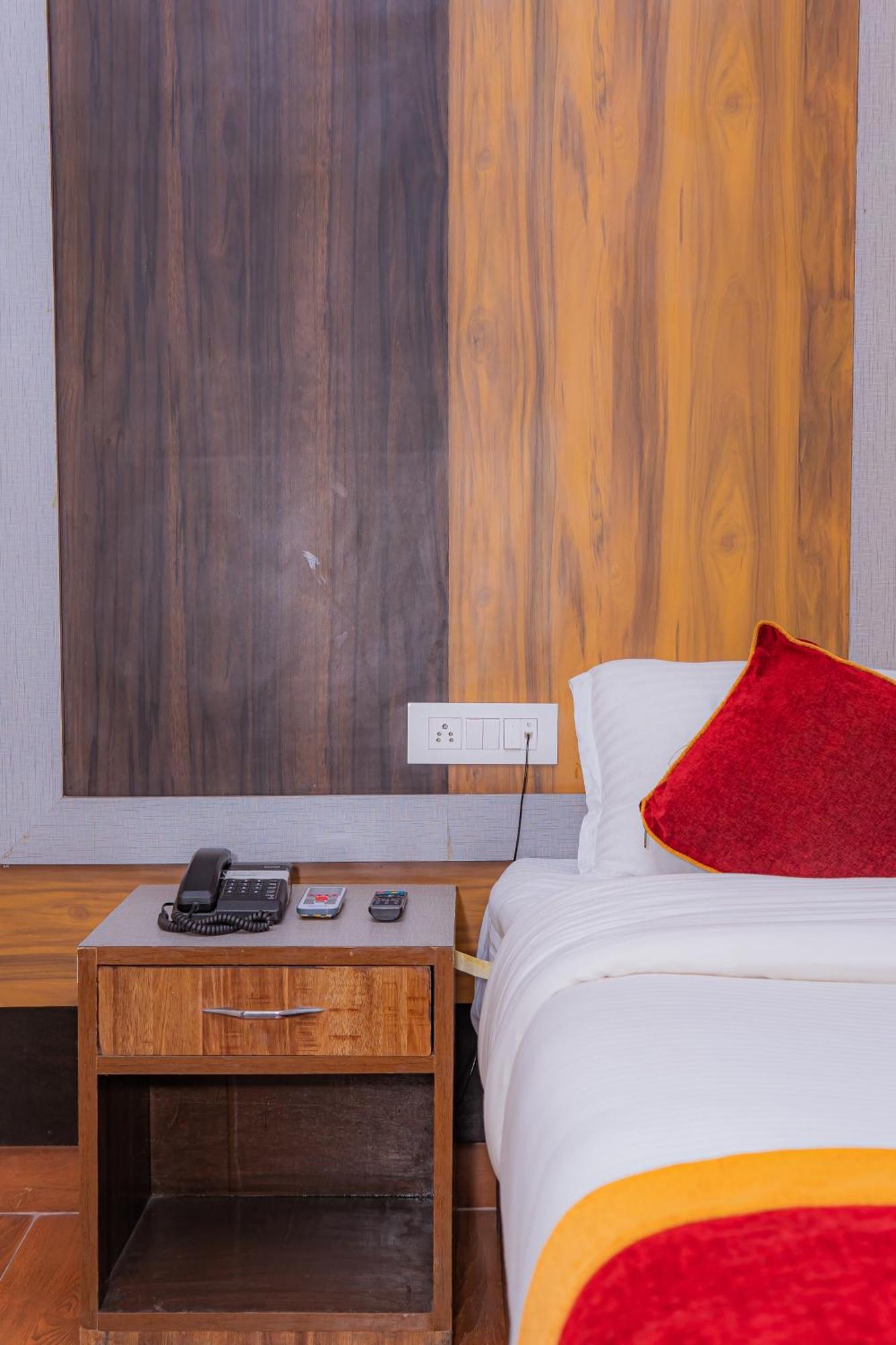 Hotel Murano Pokhara Zewnętrze zdjęcie