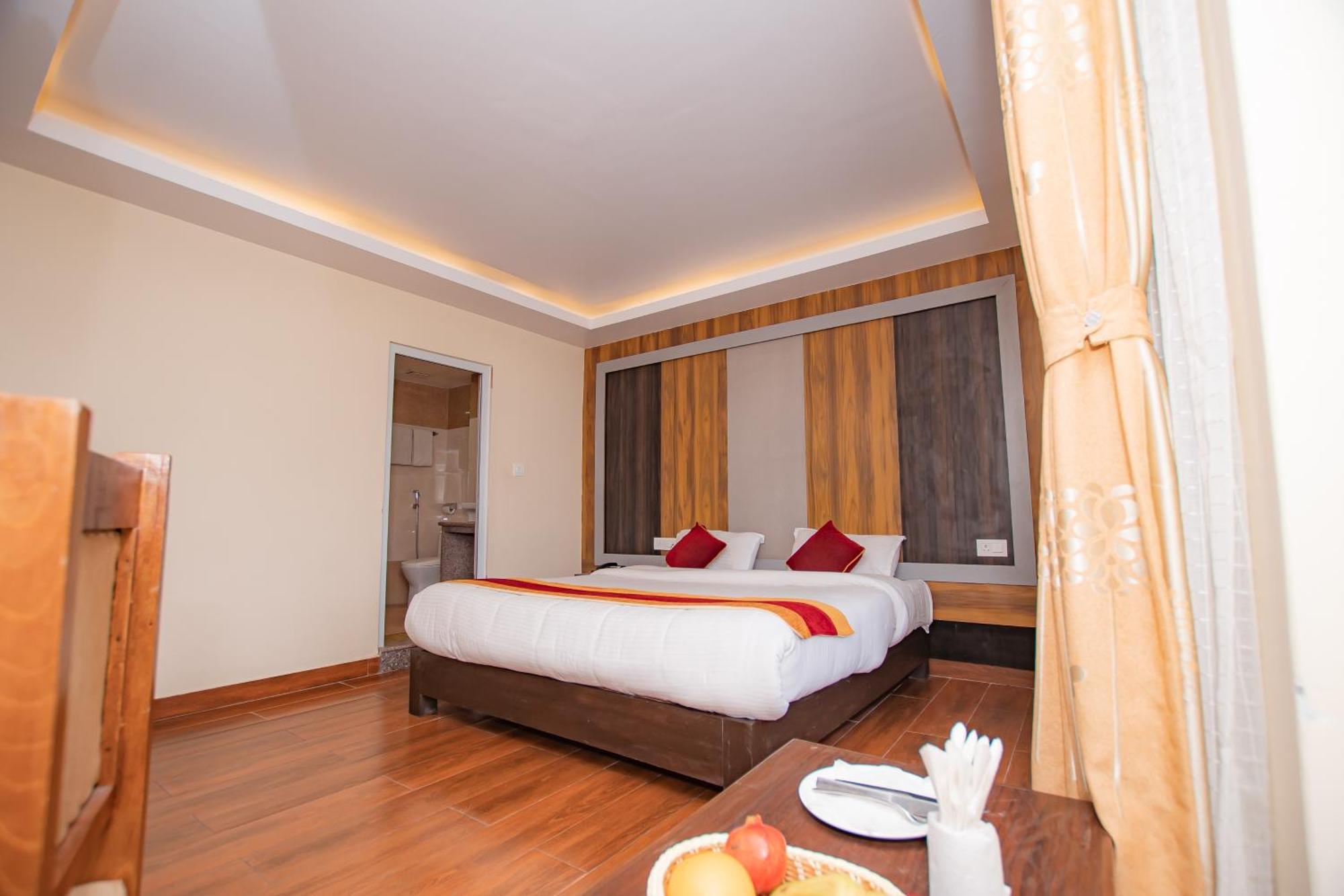 Hotel Murano Pokhara Zewnętrze zdjęcie