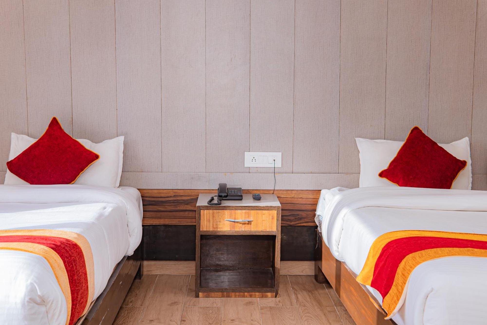 Hotel Murano Pokhara Zewnętrze zdjęcie
